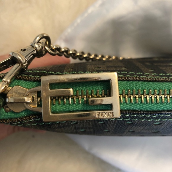SOLD SOLD SOLDAuthentic fendi pochette - Picture 3 of 6